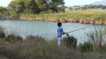 Pêche dans l'étang de Villepey