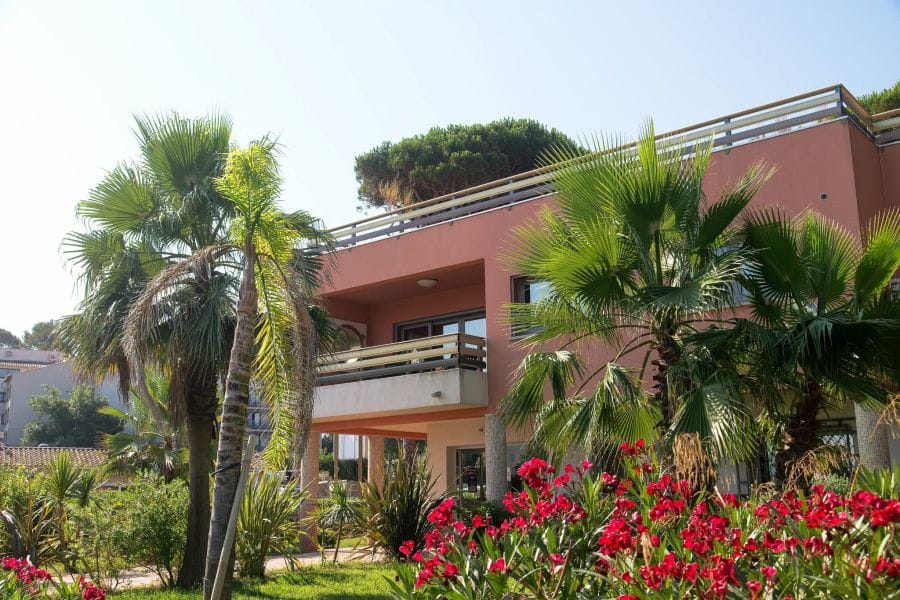 Une équipe à votre écoute + restons connectés